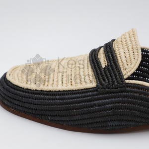 Moroccan Moccasin Slippers for Women, Engraved Leather Mules, Handmade Women’s Slippers, Traditional Moroccan Mules, Elegant Leather Slippers, Women’s Engraved Mules, Comfortable Leather Flats, Artisan Moroccan Footwear, Stylish Leather Slippers