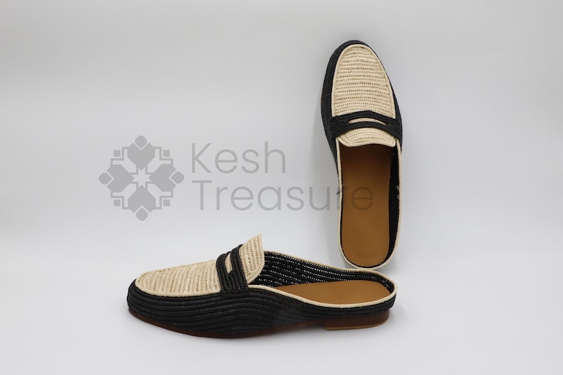 Moroccan Moccasin Slippers for Women, Engraved Leather Mules, Handmade Women’s Slippers, Traditional Moroccan Mules, Elegant Leather Slippers, Women’s Engraved Mules, Comfortable Leather Flats, Artisan Moroccan Footwear, Stylish Leather Slippers
