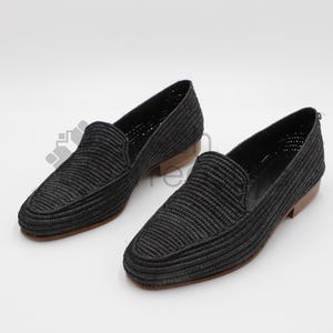 Men’s handmade derby shoes crafted from polished raffia with a refined woven texture. These artisan loafers offer a lightweight, breathable fit and a stylish blend of classic derby design and natural materials. Perfect for weddings, summer outfits, or everyday wear, they showcase Moroccan craftsmanship with a sleek, elegant finish.