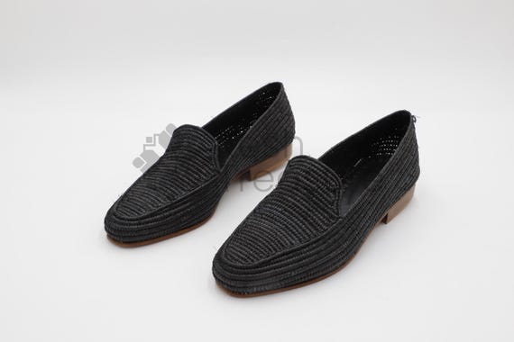 Men’s handmade derby shoes crafted from polished raffia