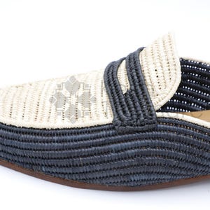Moroccan Moccasin Slippers for Women, Engraved Leather Mules, Handmade Women’s Slippers, Traditional Moroccan Mules, Elegant Leather Slippers, Women’s Engraved Mules, Comfortable Leather Flats, Artisan Moroccan Footwear, Stylish Leather Slippers