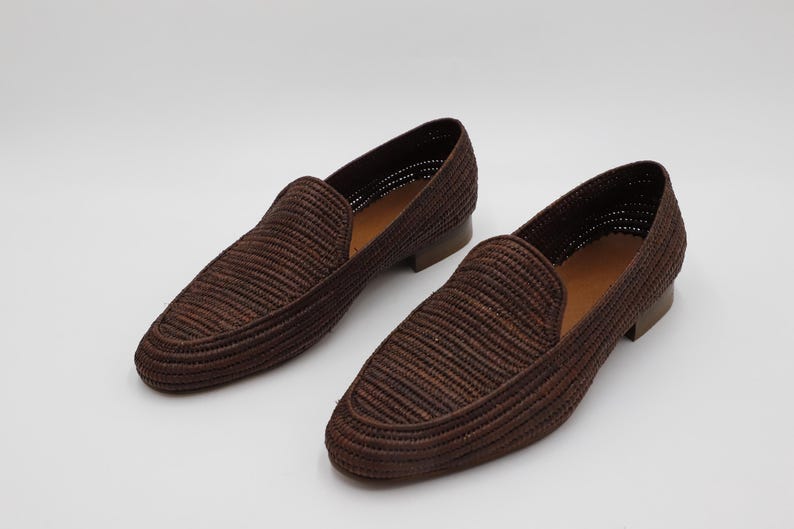 Wedding raffia shoes for men, handmade Moroccan raffia loafers, stylish raffia shoes for men, vegan raffia shoes, artisan-crafted men’s loafers, breathable summer footwear, casual and formal raffia shoes, perfect gift for him, lightweight Moroccan shoes.