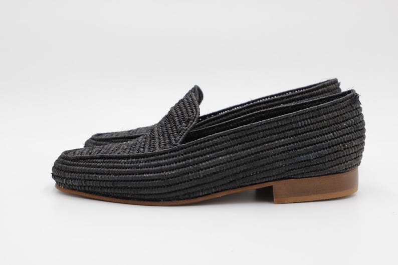 Wedding raffia shoes for men, handmade Moroccan raffia loafers, stylish raffia shoes for men, vegan raffia shoes, artisan-crafted men’s loafers, breathable summer footwear, casual and formal raffia shoes, perfect gift for him, lightweight Moroccan shoes.