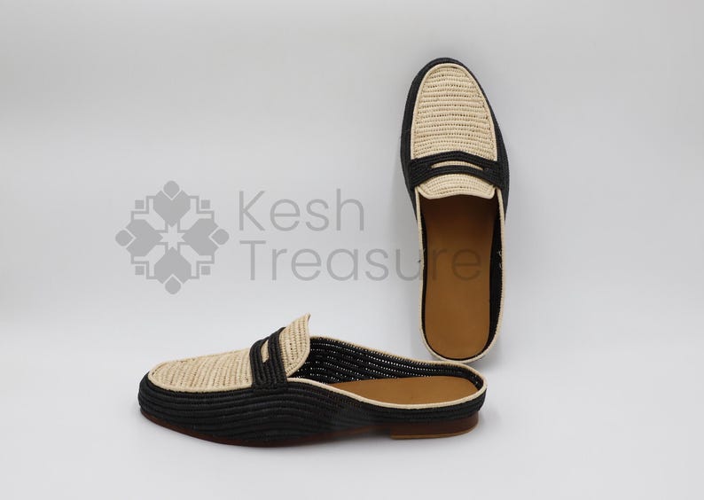 Moroccan Moccasin Slippers for Women, Engraved Leather Mules, Handmade Women’s Slippers, Traditional Moroccan Mules, Elegant Leather Slippers, Women’s Engraved Mules, Comfortable Leather Flats, Artisan Moroccan Footwear, Stylish Leather Slippers