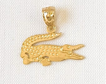 14K Yellow Gold Crocodile Pendant Charm