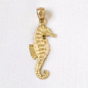 14K Yellow Gold Seahorse Pendant