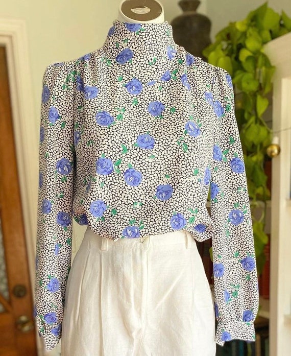 Vintage 80s blue flower blouse by Eva Laurel New Y