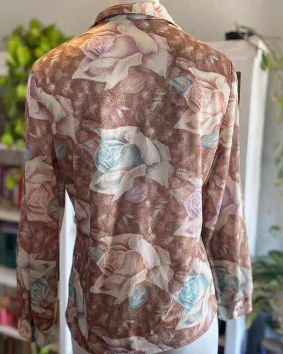 Vintage 70s blue and lavender roses button up by Alex… - Gem