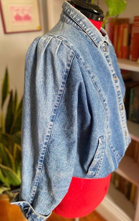 80s/90s light wash, beautifully worn denim jacket - image 2