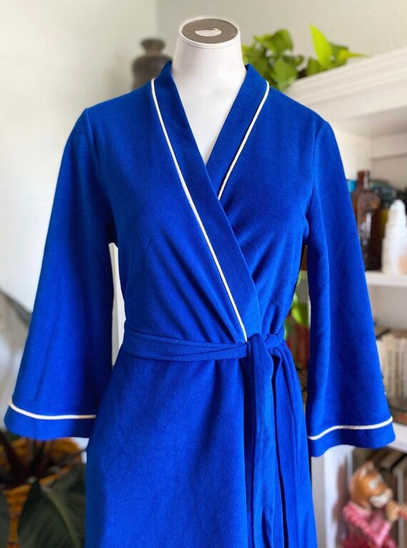 vintage blue velvet robe Gem