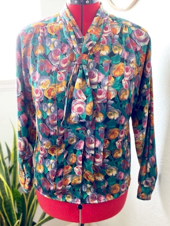 Gorgeous floral printed blouse by Tess- Paris/Mila