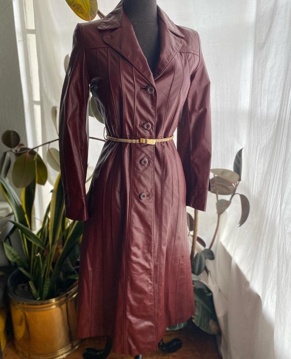 Vintage 80/90s burgundy leather midi trench jacke… - image 1