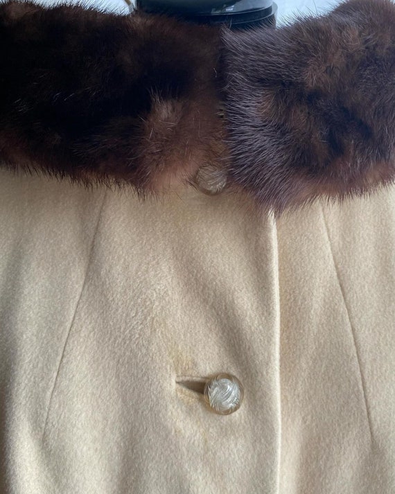 Vintage 50/60s cream maxi coat with fur collar - image 10