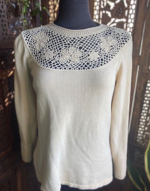 Vintage 90s ivory knit sweater with beautiful nec… - image 1
