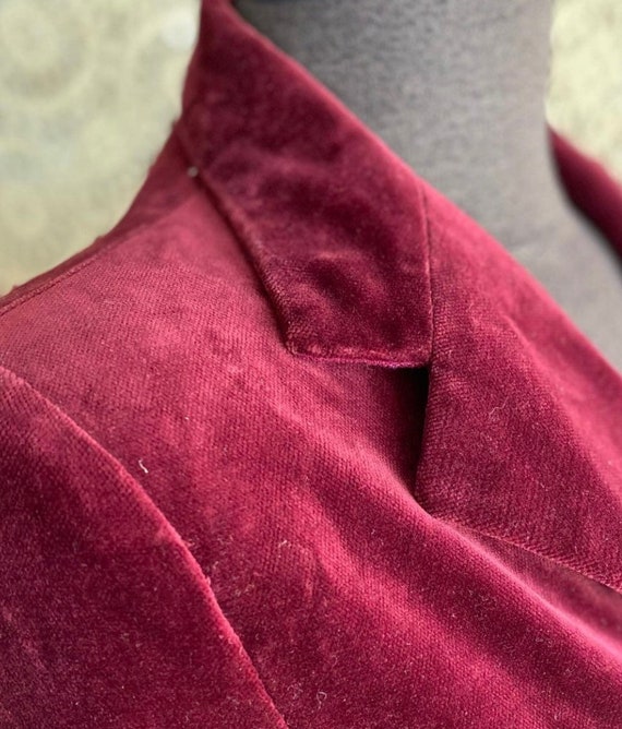 Vintage 70s/80s plum velvet blazer by Chaus - image 3