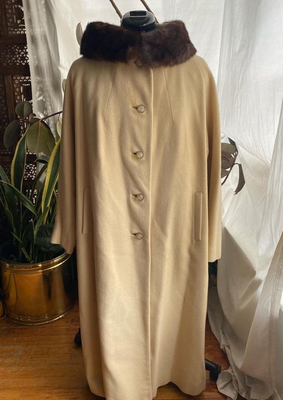 Vintage 50/60s cream maxi coat with fur collar - image 2