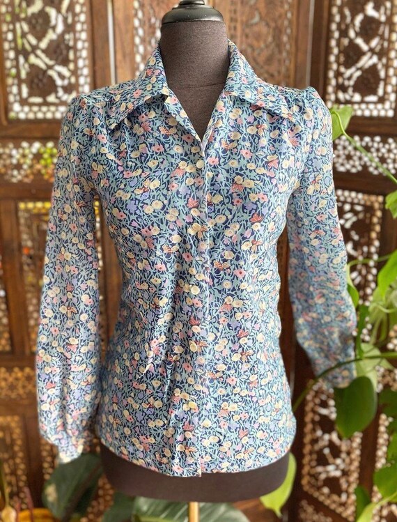 Vintage 1960s semi sheer floral button up blouse … - image 2