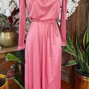 Vintage 70s Pink Rose Maxi Dress: Victorian Lace Neck, Fitted Waist