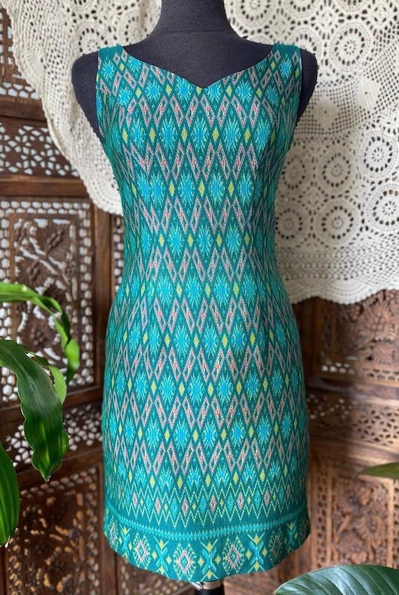 Vintage teal patterned wiggle dress