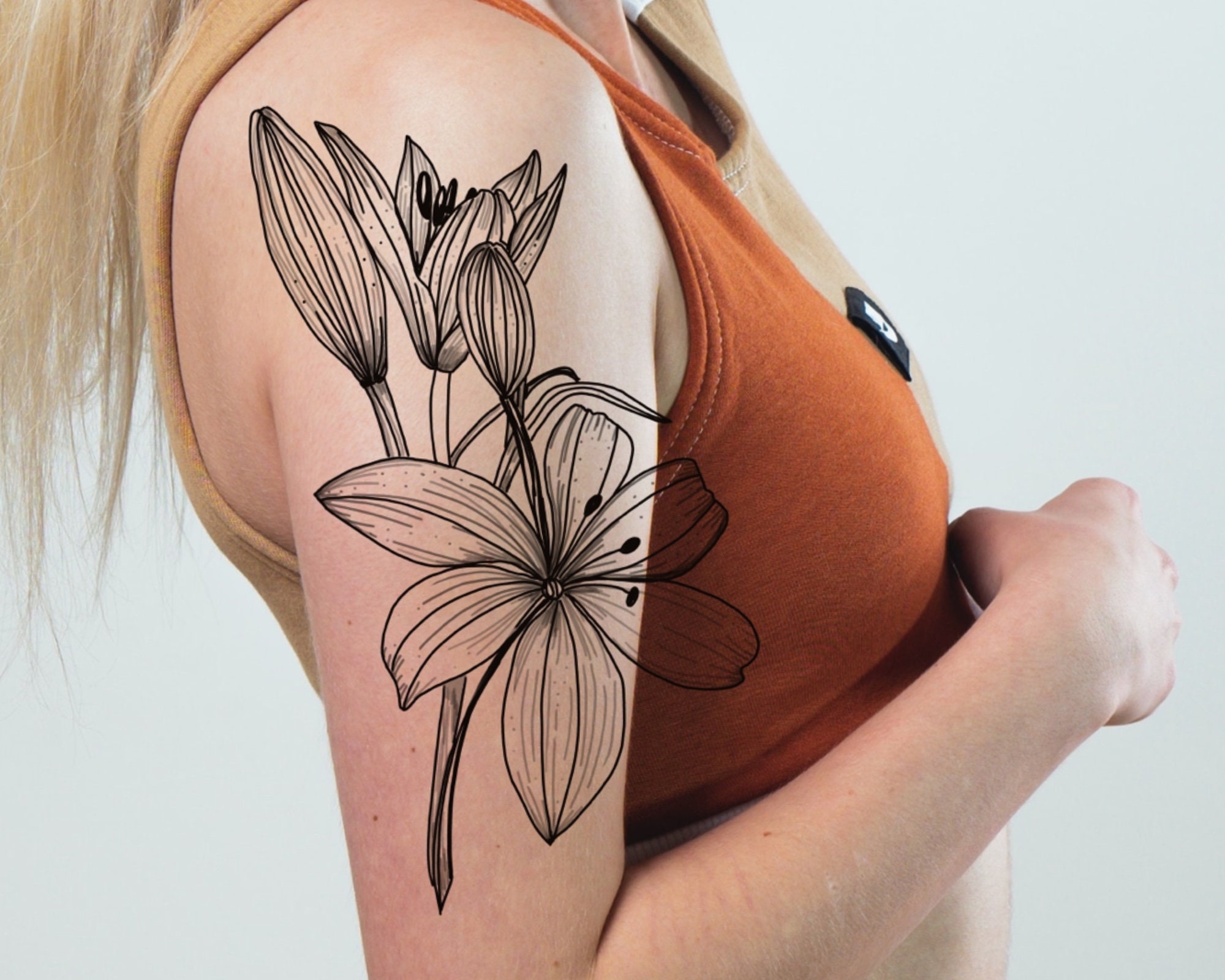 Did a few lilies for Lilly .. and by Lilly I mean Ellie #lily #tattoo  #iloveyou #tattoos #lilytattoo #fineline #delicate #art