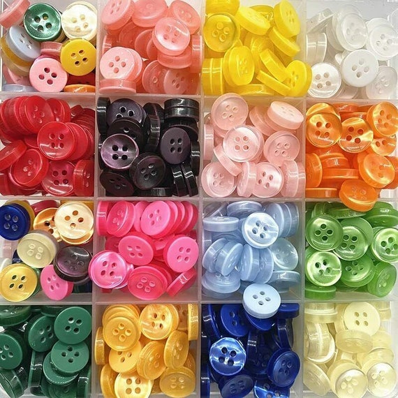 100Pcs Round Flat Smartie Buttons Many Colour Sewing Knitting Craft  9-25mm 