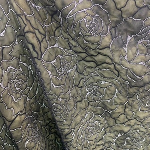 Burnout  rosas Fabric 4 way stretch Mesh with spandex background color holovo silver/black roses old by the yard