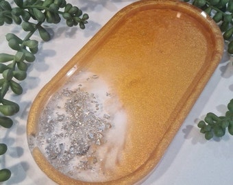 Handmade Gold Resin Trinket Dish | Oval Jewelry Holder | Soap Dish | Desk Organizer | Minimalist Gift | Modern Home Accent | Luxury Catchall