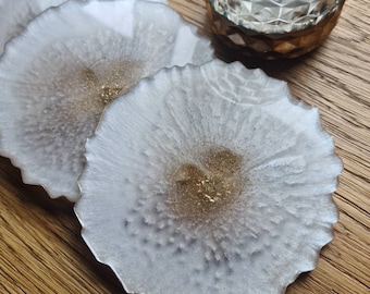 Pearly White & Gold Resin Coaster | Geode Style Handmade Drink Coaster | Luxury Home Décor | Wedding Gift | Housewarming Gift | Coffee Table