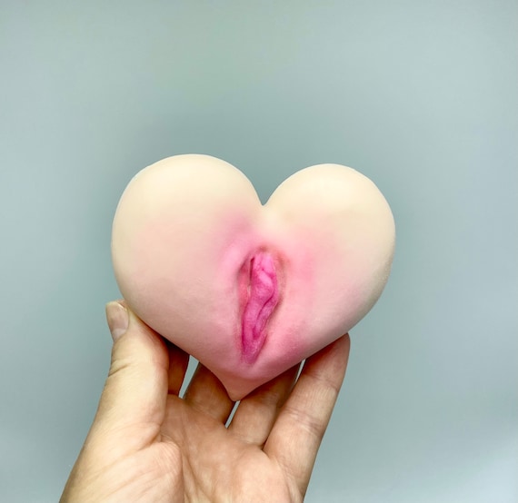 Ayol boshqa birovni soradi, cuckold, rus