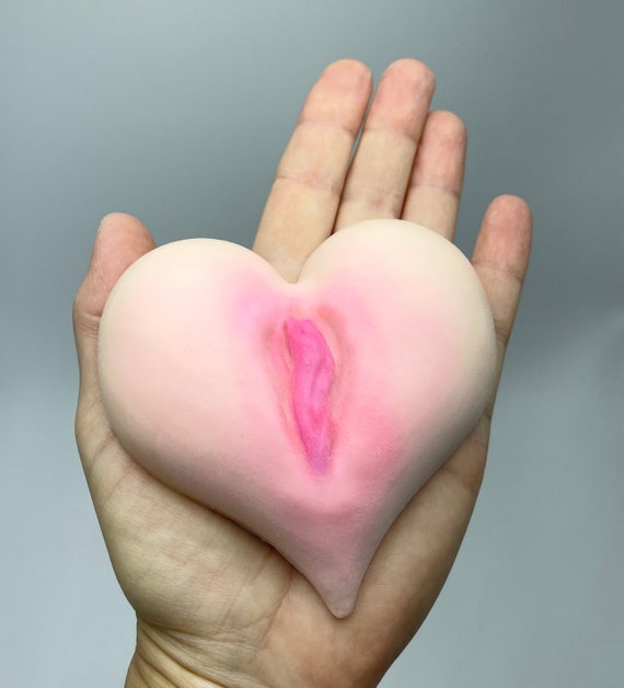 Qizlarning firibgar bilan jinsiy aloqada bolgan videosini tomosha qiling.