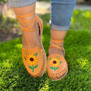 Sunflower “Girasol” Laced Huaraches