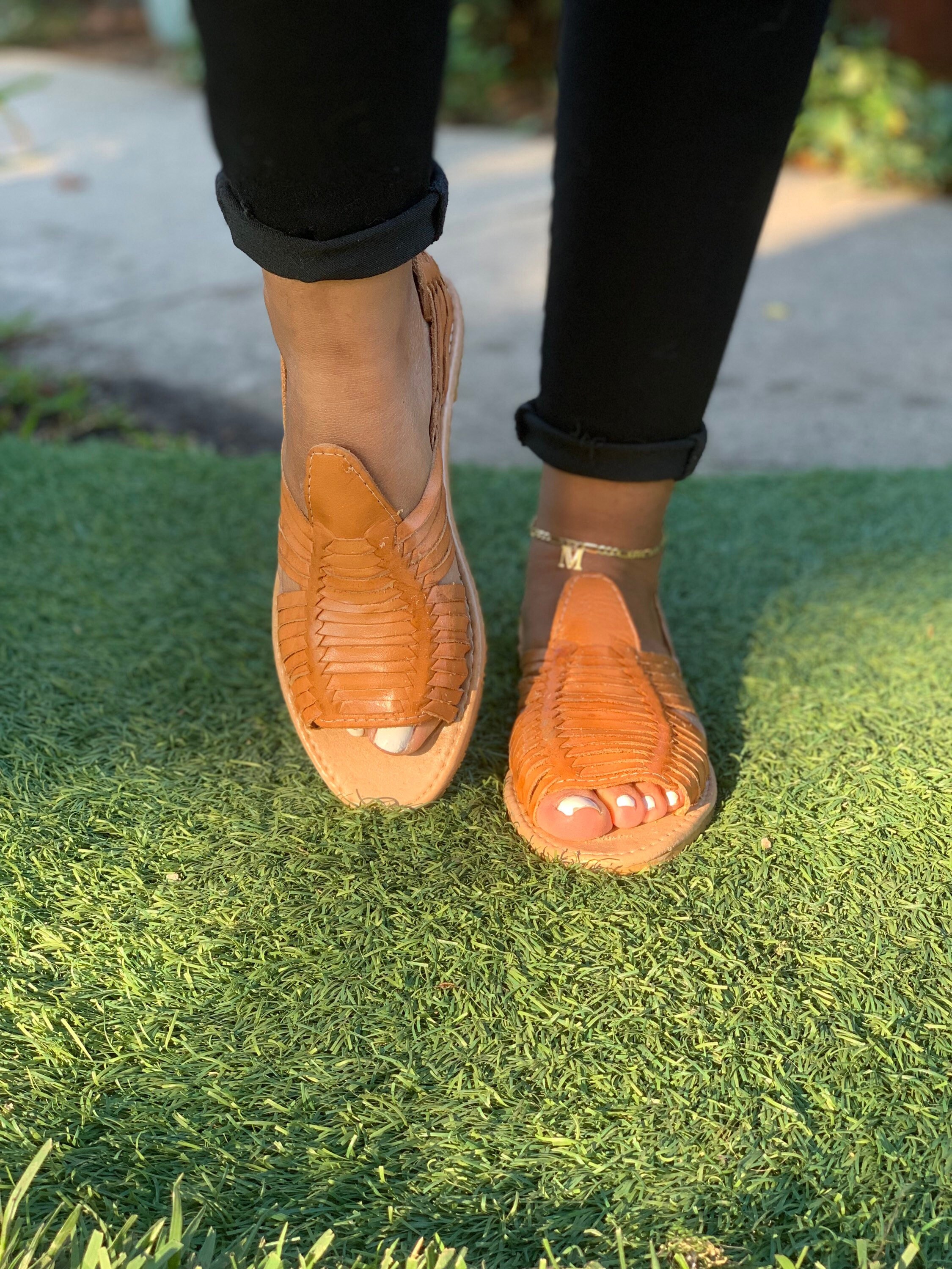 huaraches bear paw