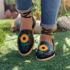 Black Laced Sunflower Huaraches