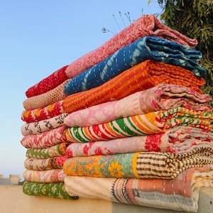 Venta al por mayor, colcha kantha de algodón reversible vintage hecha a mano, manta multicolor, kantha de recepción, colcha kantha Boho kantha para bebé