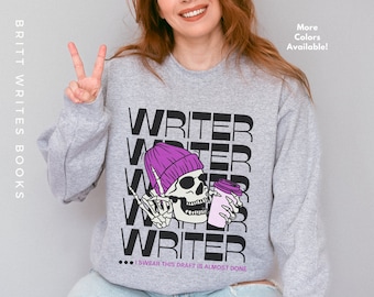 Schriftsteller Schädel Sweatshirt | Rundhals-Sweatshirt für Schriftsteller | Schriftsteller Geschenk | Autor Sweatshirt | Horror Writer | Gruselige Jahreszeit Spruch