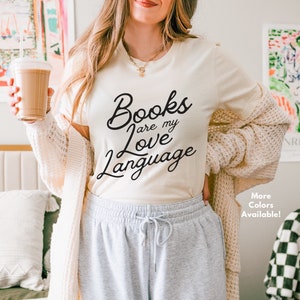 Buch-Liebhaber-T-Shirt | Bücher sind meine Sprache der Liebe | Bücherwurm T-Shirt | Geschenk für Leseratten | Geschenk für Leser | Bibliothekar Shirt | (Bella+Leinwand)