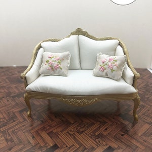 STL file for a Grandiose Golden Sofa (for 3d printers)