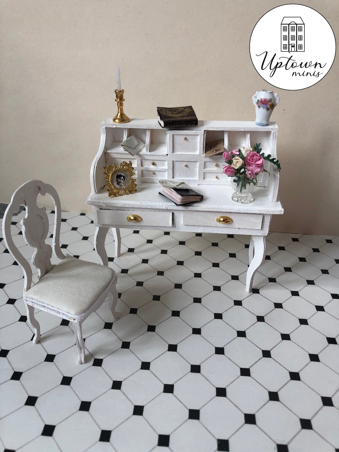 File SVG per un ufficio di scrittura in miniatura in scala 1:12  Italia