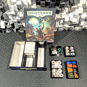 Encarte compatível com o jogo de cartas Arkham Horror para conjunto básico revisado ou caixa de campanha, personalizável, contém cartas com capa