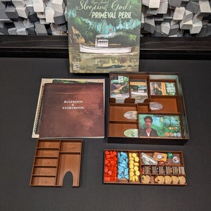 Insert compatible with Sleeping Gods Primeval Peril, fits sleeved cards