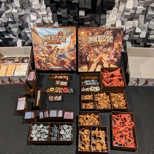 Arquivos STL para inserção compatível com Zombicide Undead ou Alive, contém cartões com capa, cabe tudo, desde o kickstarter em 2 caixas
