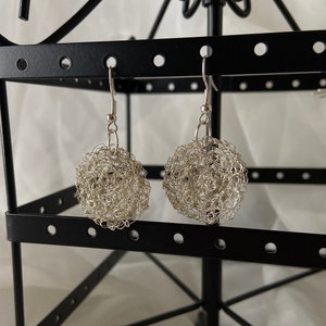 Silver wire crochet earrings - Crochet earrings - Wire earrings - Handmade earrings - Dangly earrings