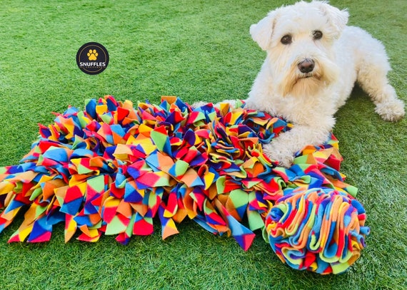 Long snuffle mat with seven different activities