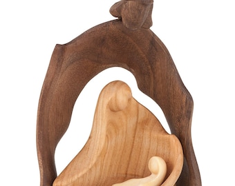 Group nativity scene carved in Valgardena wood in natural wood, Holy Family, various sizes, Italian artisan production