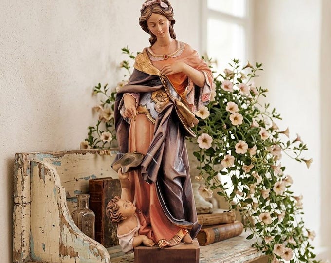 Sculpture of Saint Elizabeth carved in Valgardena wood, hand-decorated and handcrafted in Italy.