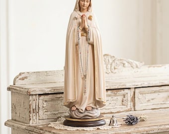 Statue de la Madonna Maria Rosa Mistica, sculptée en bois de Valgardena et décorée à la main, fabriquée en Italie