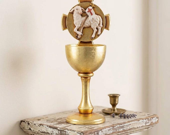 Chalice sculpture with Lamb of God, carved in Valgardena wood, hand-decorated, Italian artisan production