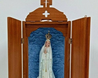 Wooden and glass case 60 cm (23.62 inches) fabric interior and statue of Our Lady of Fatima 38 cm (14.96 inches) handcrafted