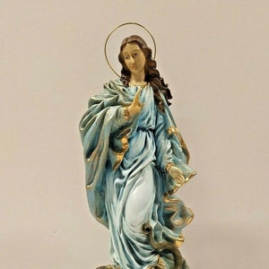 Statue of the Immaculate Conception of Our Lady, 41 cm (16.14 inches) made of resin, hand decorated, artisanal production