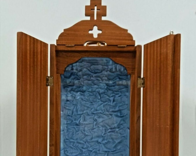 Wooden and glass case cm 60 (23.62 inches) with fabric interior for statues cm 34/38 (13.38/14.96 inches) handcrafted